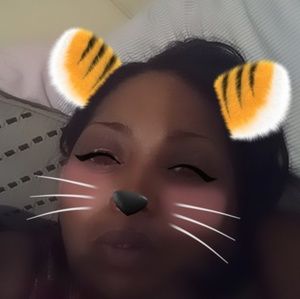 Meet your Posher, Ayesja